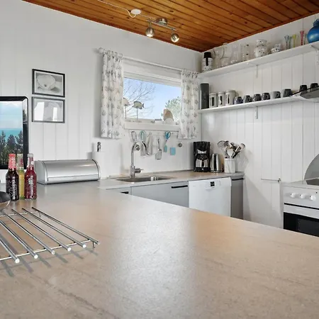 Vakantiehuis Bondi - 150m From The Sea By Interhome Åkirkeby